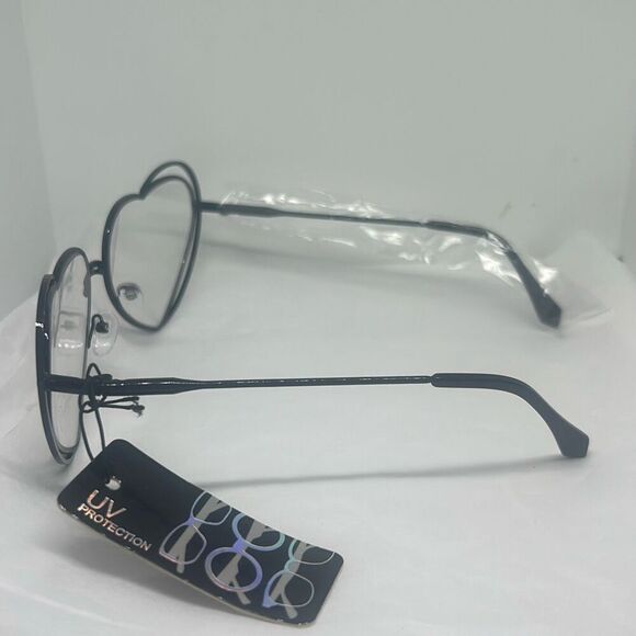 Heart-Shaped Clear Lens Glasses – UV Protection, Lightweight Frame - Picture 3 of 3